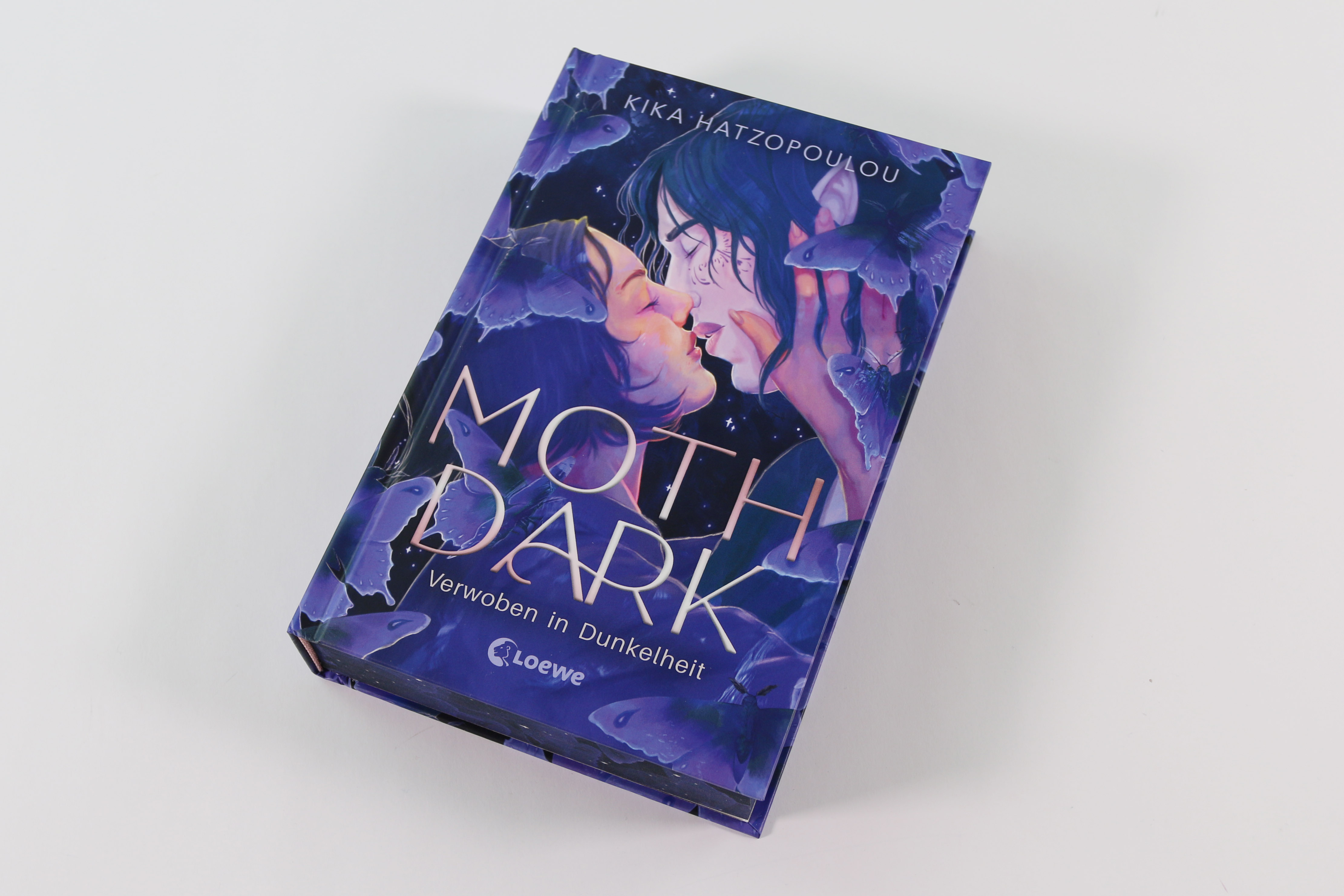 Moth Dark 9783743225794_04