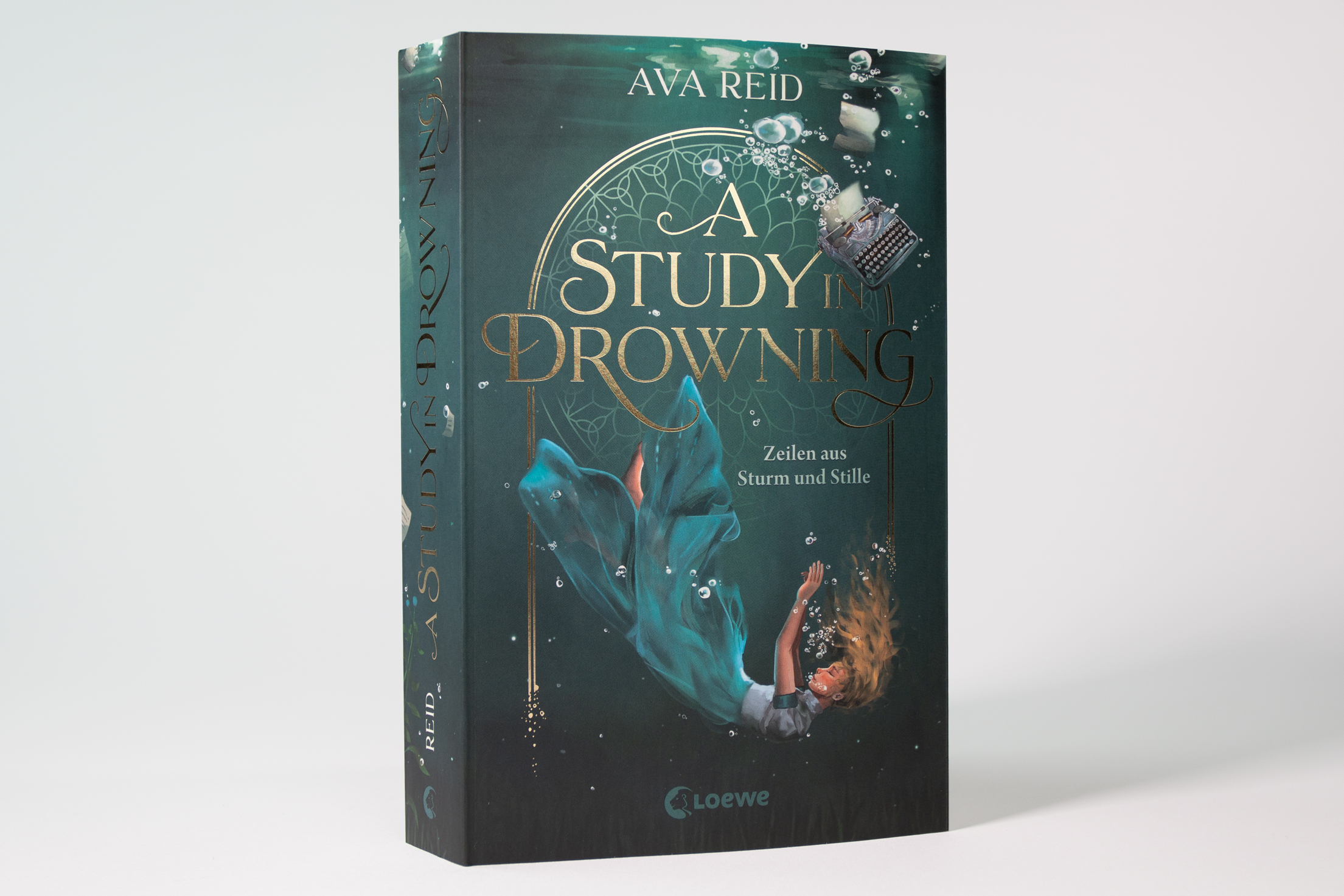 A Study in Drowning 9783743220010_2