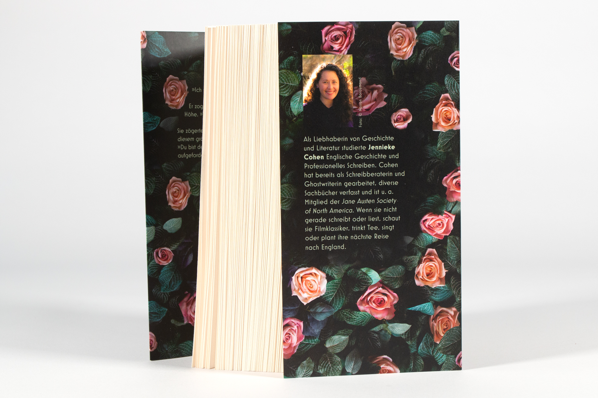 Dangerous Relations 9783743216488_3