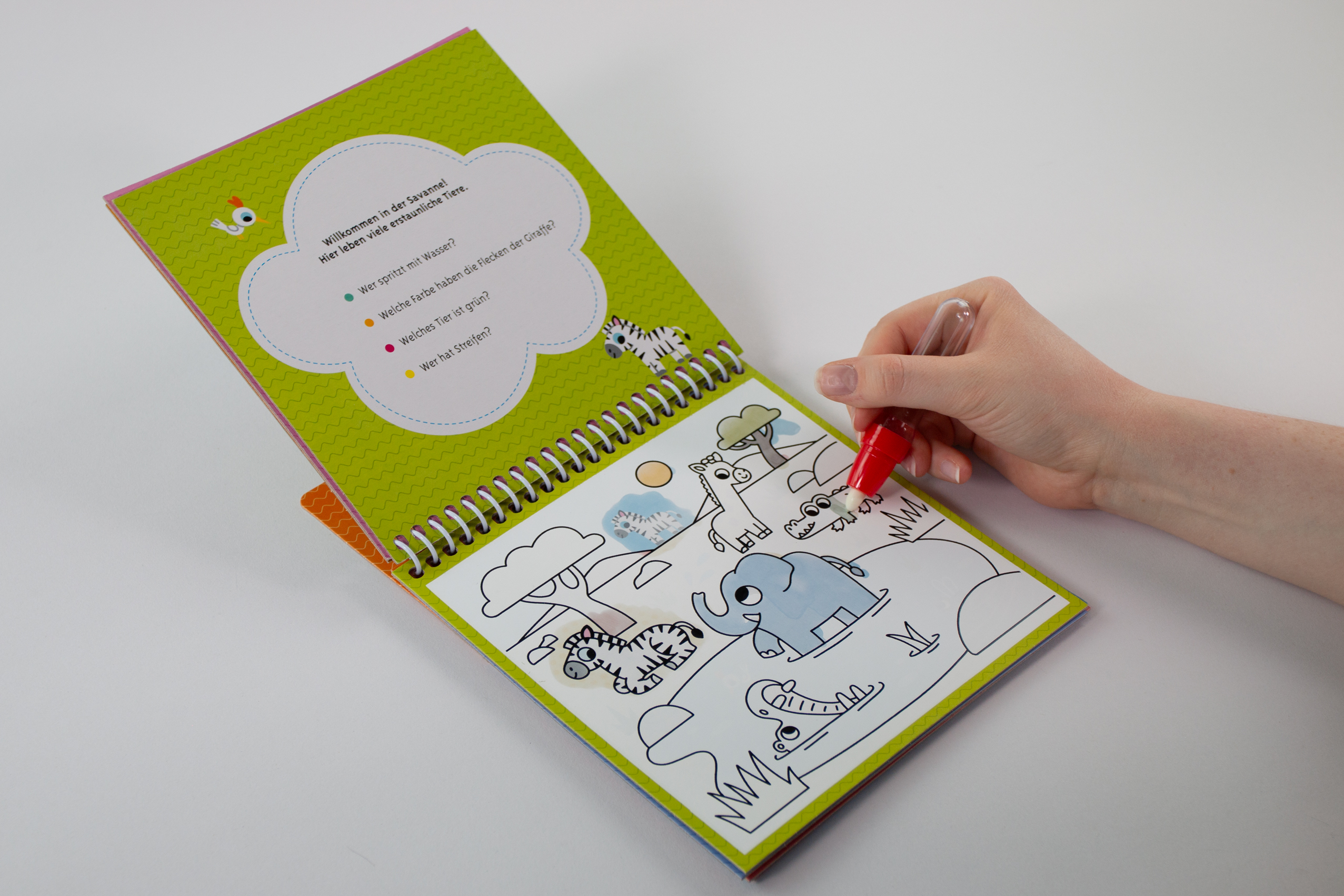 Das magische Wassermalbuch - Wilde Tiere 9783743222113_3