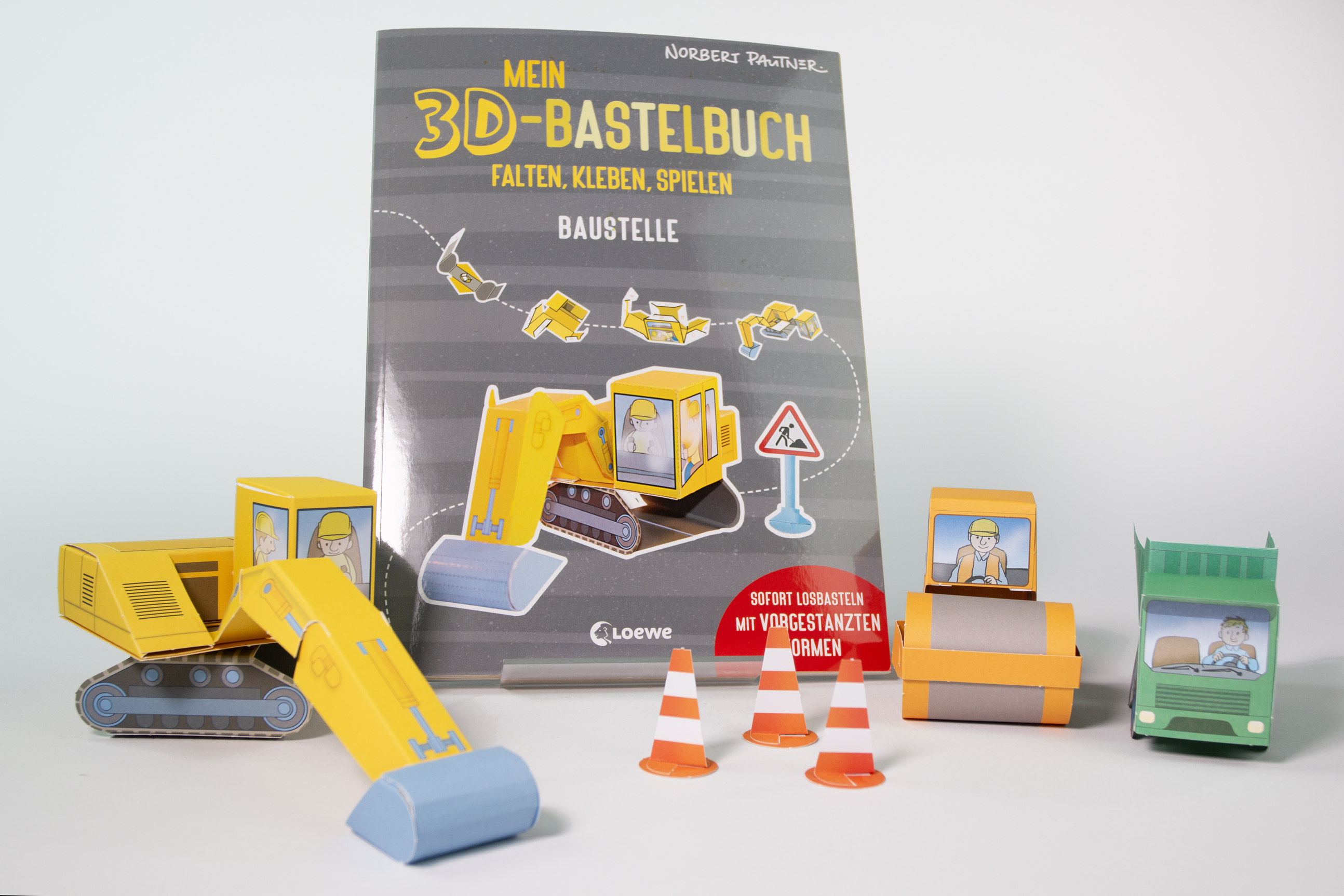 Mein 3D-Bastelbuch - Falten, kleben, spielen - Baustelle 9783743219410_4 Mein 3D-Bastelbuch - Falten, kleben, spielen - Baustelle 9783743219410_4