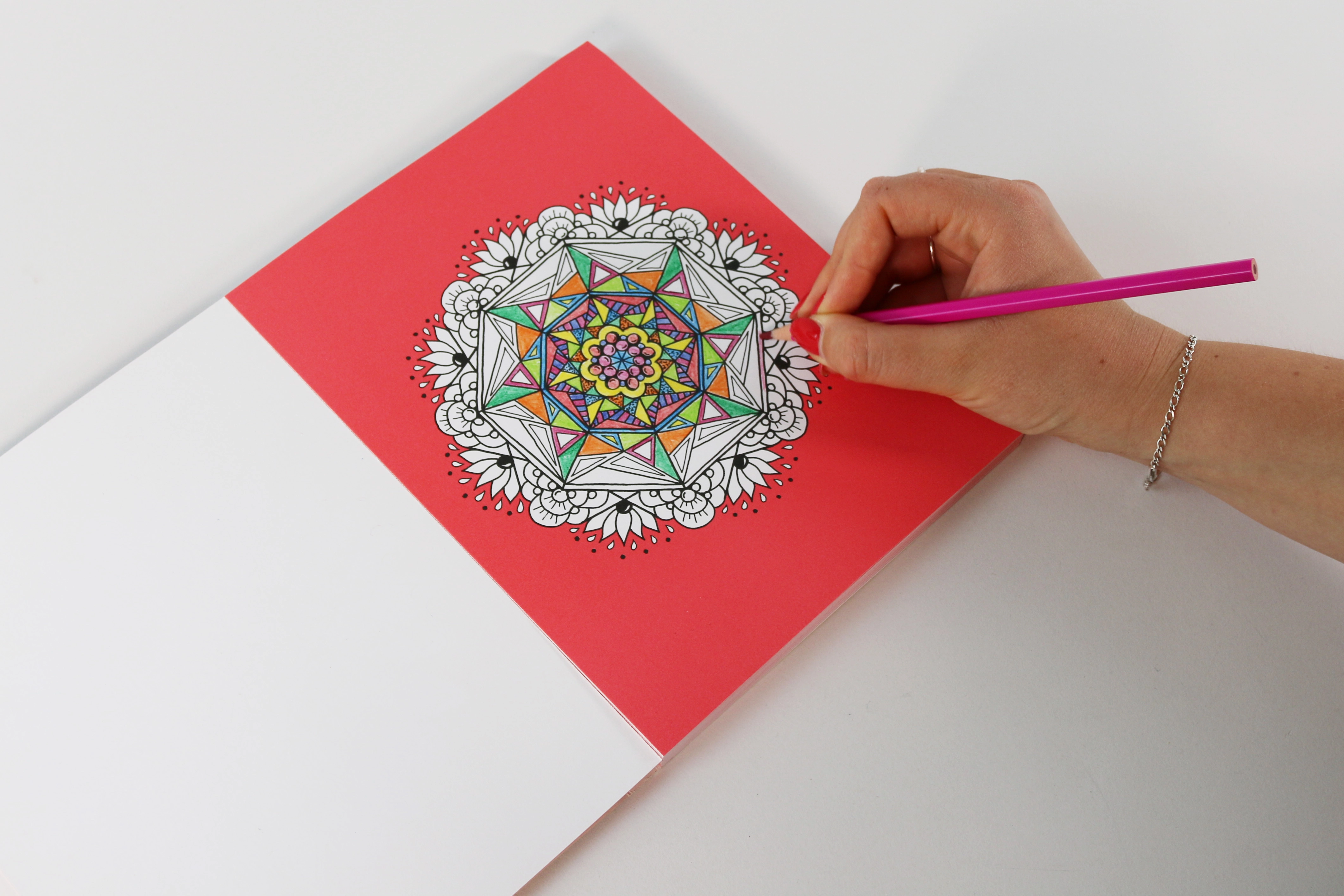 Harmonie und Entspannung mit Mandalas 9783743221253_04