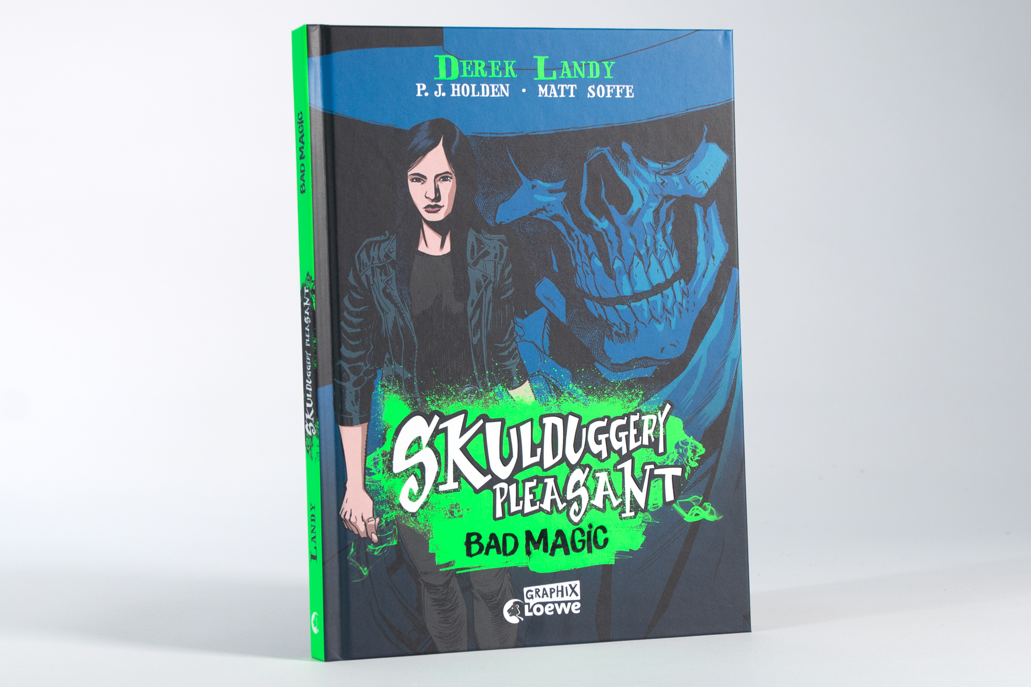 Skulduggery Pleasant (Graphic-Novel-Reihe, Band 1) - Bad Magic 9783743218314_1