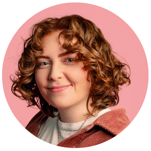 Portrait der Autorin Alice Oseman
