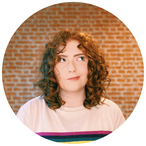 Portrait der Autorin Alice Oseman