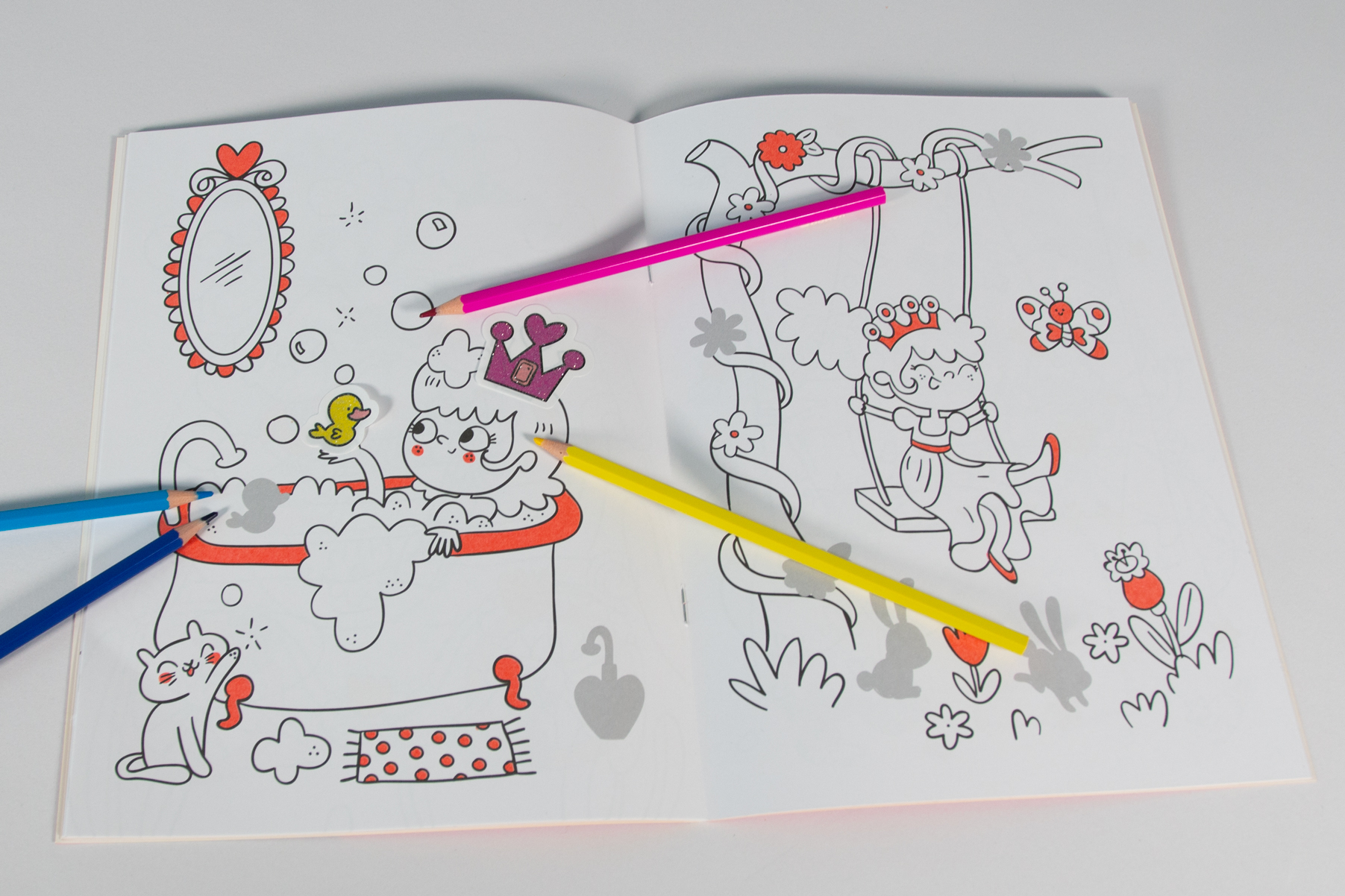 Mein Malbuch mit Glitzerstickern - Prinzessinnen 9783743216105_3