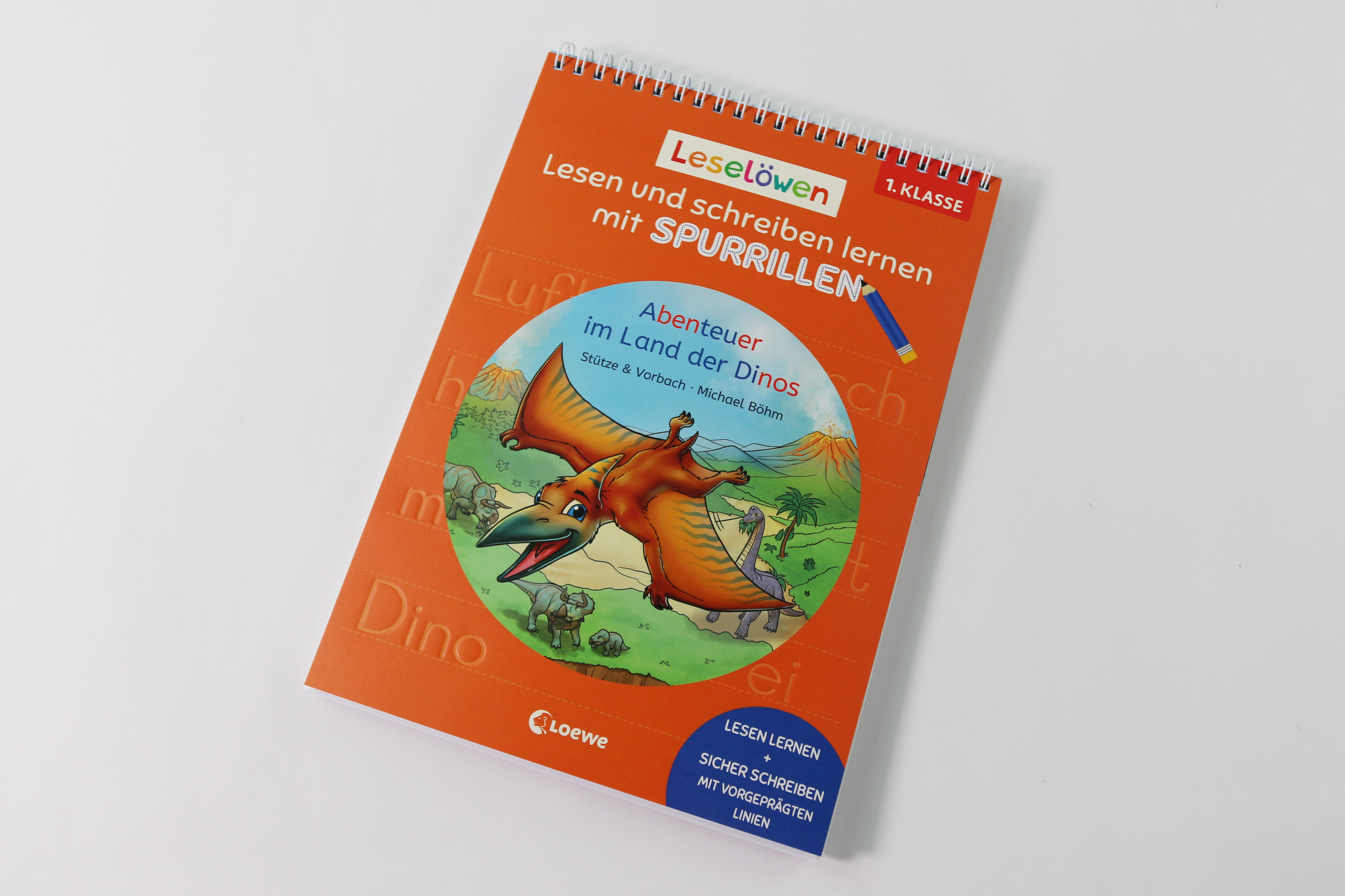 Leselöwen - Lesen und schreiben lernen mit Spurrillen - Abenteuer im Land der Dinos 9783743223448_03