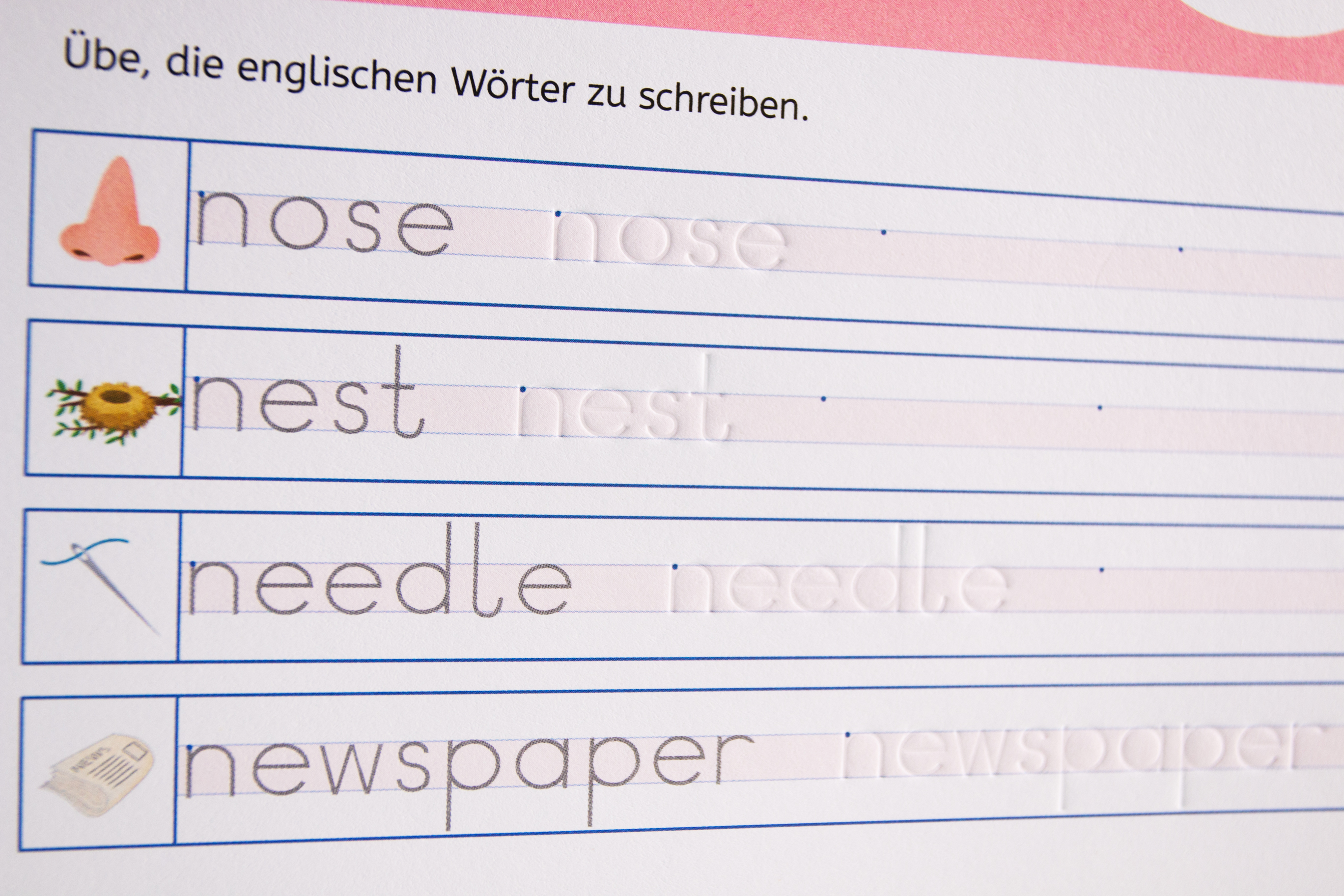 Schreiben lernen mit Spurrillen - Englische Wörter 9783743219731_4